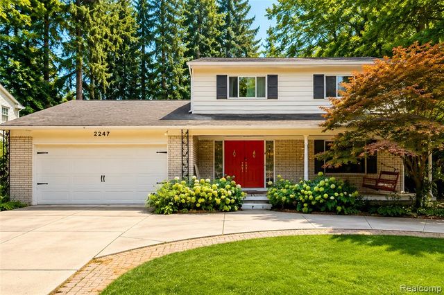 2247 W Maple Road, Birmingham, MI 48009