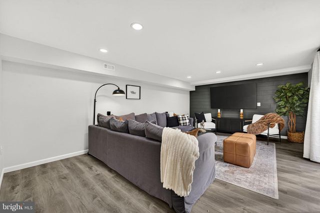 4341 BANBURY DR, Gainesville, VA 20155