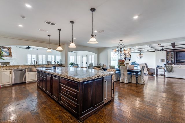 6100 Old Clarksville Road, Reno, TX 75462
