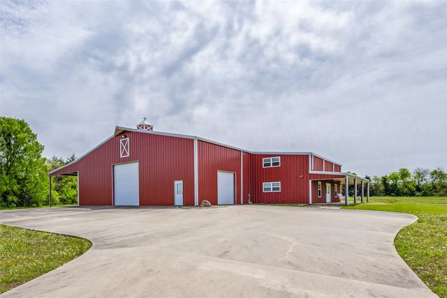 6100 Old Clarksville Road, Reno, TX 75462