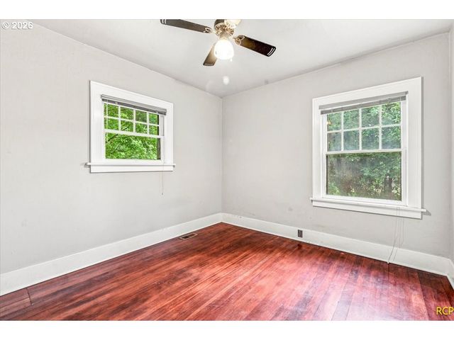 2113 N SUMNER St, Portland, OR 97217