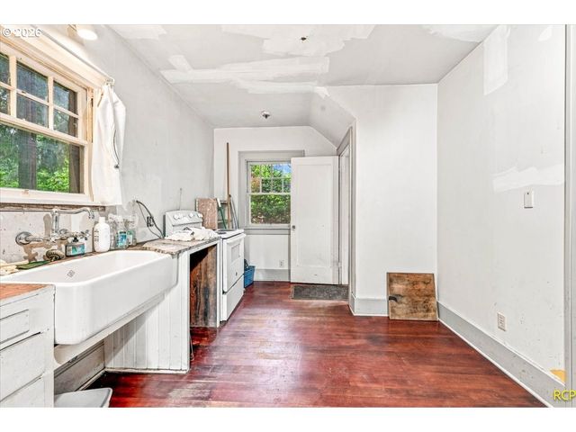 2113 N SUMNER St, Portland, OR 97217