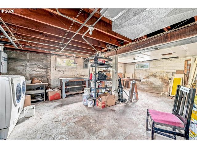 2113 N SUMNER St, Portland, OR 97217