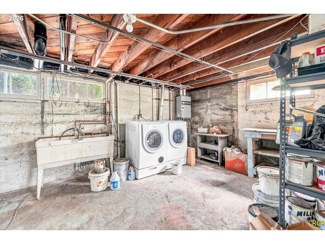 2113 N SUMNER St, Portland, OR 97217