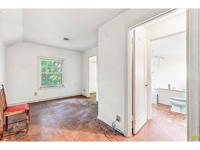 2113 N SUMNER St, Portland, OR 97217