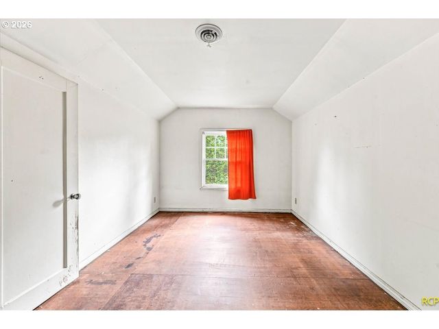 2113 N SUMNER St, Portland, OR 97217