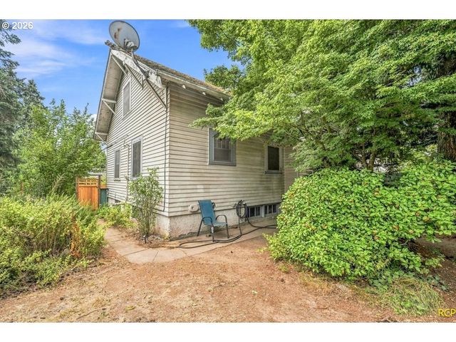 2113 N SUMNER St, Portland, OR 97217