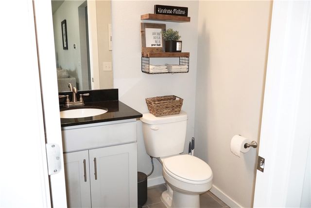 652 Kayla Maria Street, Prairie Grove, AR 72753