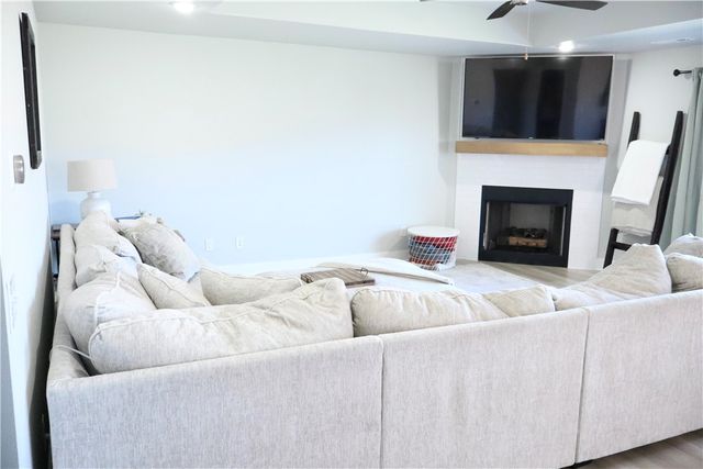 652 Kayla Maria Street, Prairie Grove, AR 72753