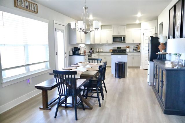 652 Kayla Maria Street, Prairie Grove, AR 72753