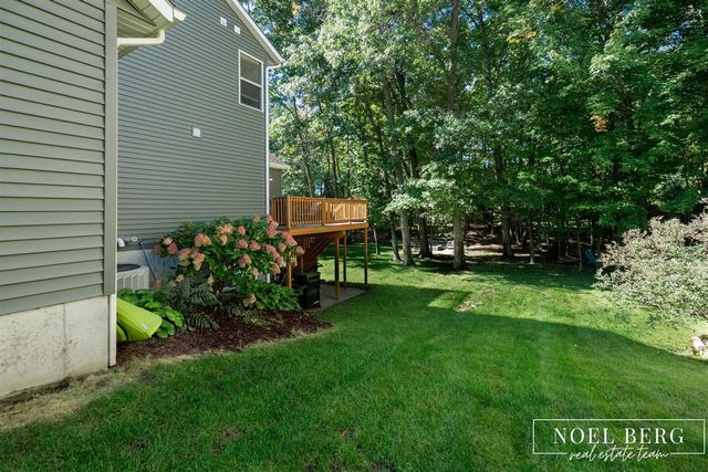 16897 Birchview Court, Nunica, MI 49448