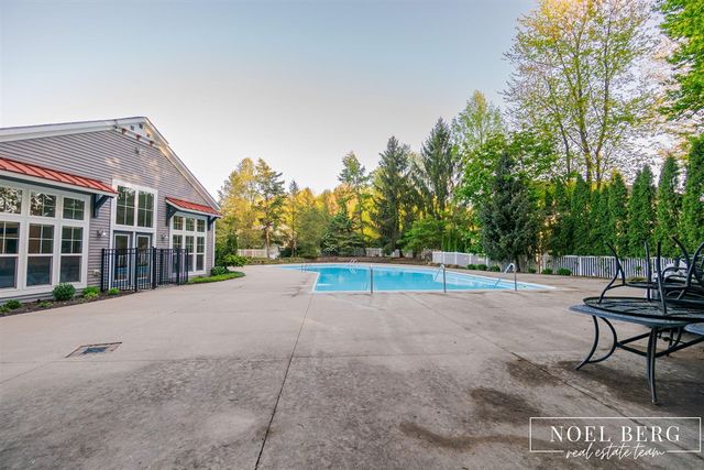 16897 Birchview Court, Nunica, MI 49448
