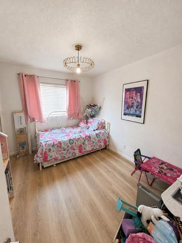 91 Marilyn Cir, Sacramento, CA 95838