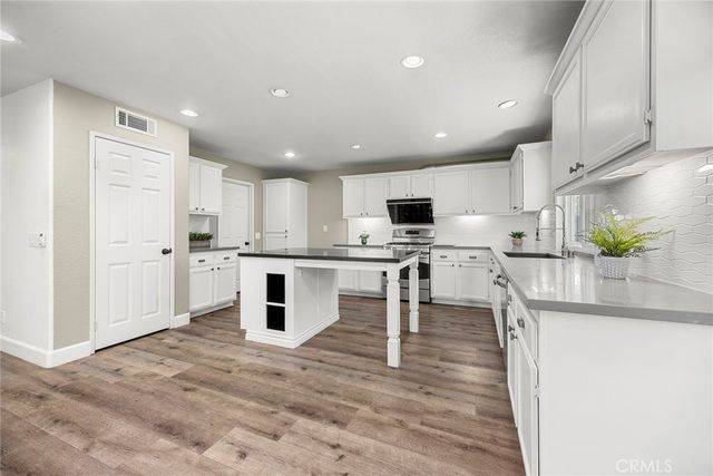 2550 Hudson Ave, Corona, CA 92881