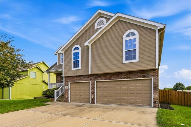 1603 NE 180th Terrace, Smithville, MO 64089