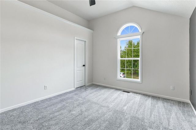 1603 NE 180th Terrace, Smithville, MO 64089