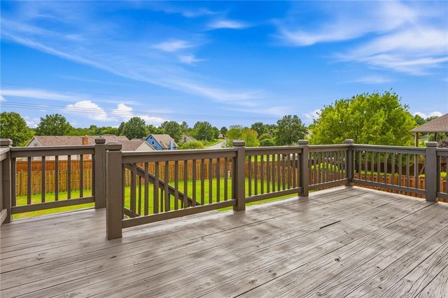 1603 NE 180th Terrace, Smithville, MO 64089