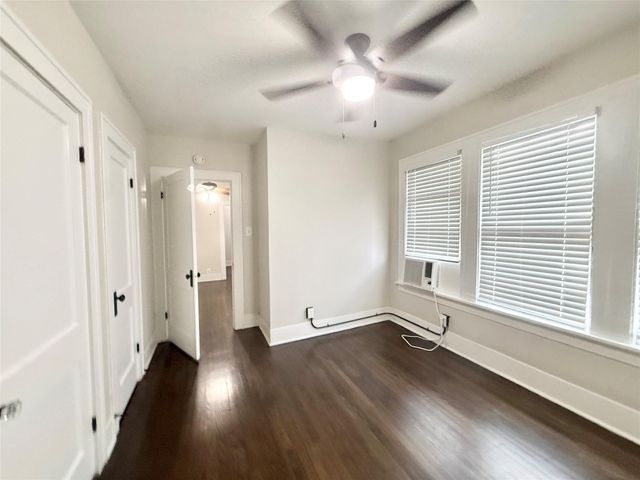 1126 Berthea Street 18, Houston, TX 77006