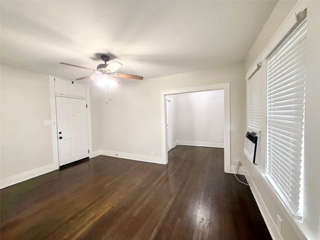 1126 Berthea Street 18, Houston, TX 77006