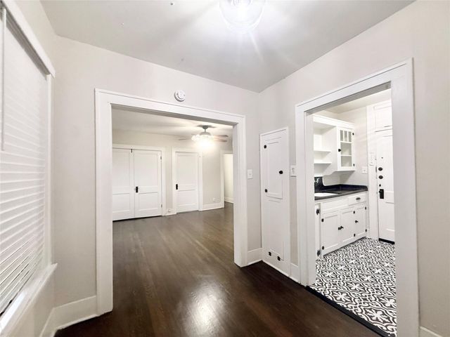 1126 Berthea Street 18, Houston, TX 77006