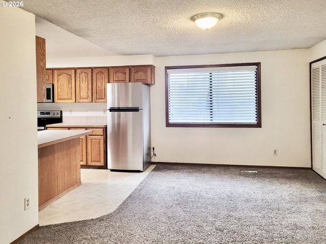 2715 Sw 31ST St, Gresham, OR 97080