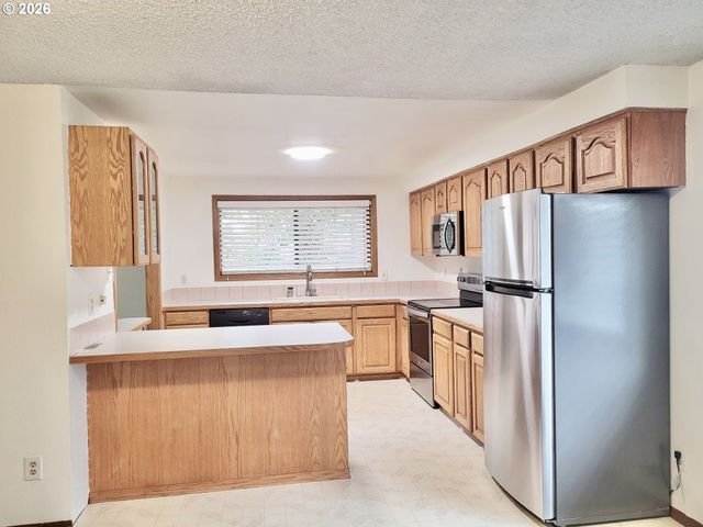 2715 Sw 31ST St, Gresham, OR 97080