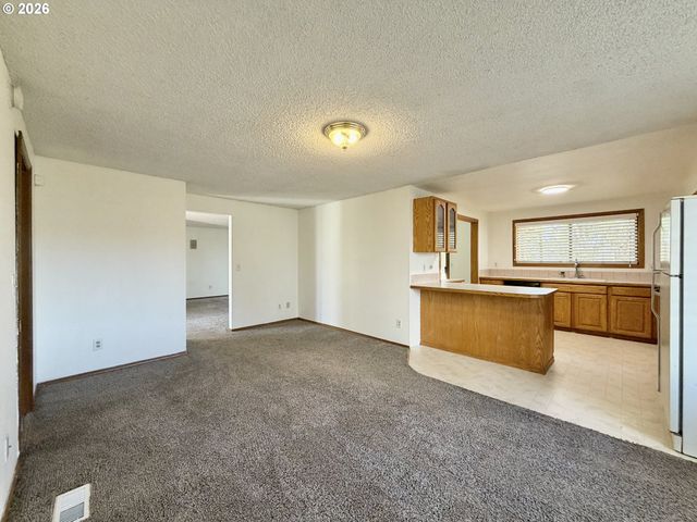 2715 Sw 31ST St, Gresham, OR 97080