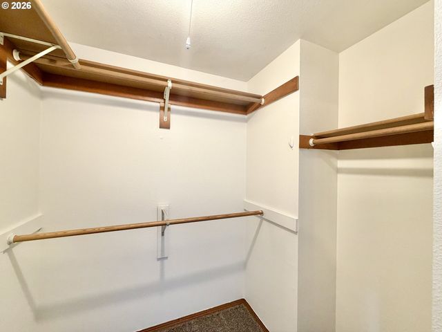 2715 Sw 31ST St, Gresham, OR 97080