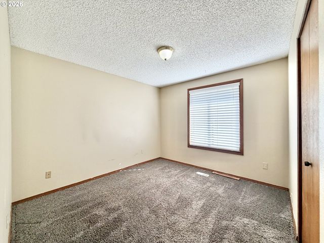 2715 Sw 31ST St, Gresham, OR 97080