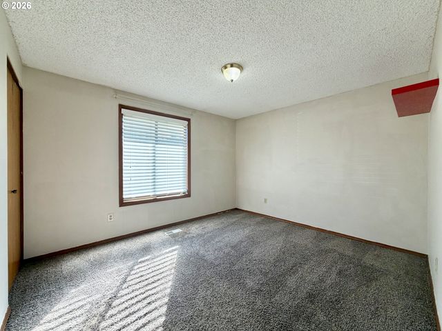 2715 Sw 31ST St, Gresham, OR 97080