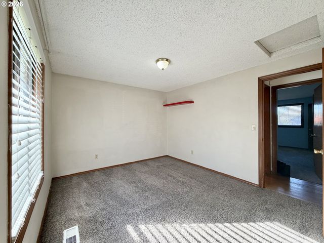 2715 Sw 31ST St, Gresham, OR 97080