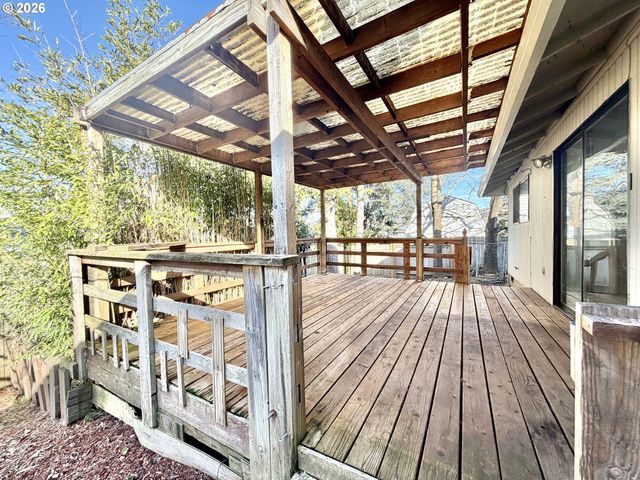 2715 Sw 31ST St, Gresham, OR 97080