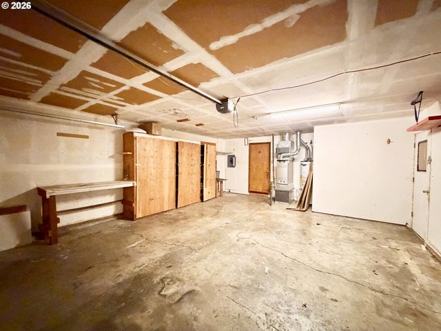 2715 Sw 31ST St, Gresham, OR 97080