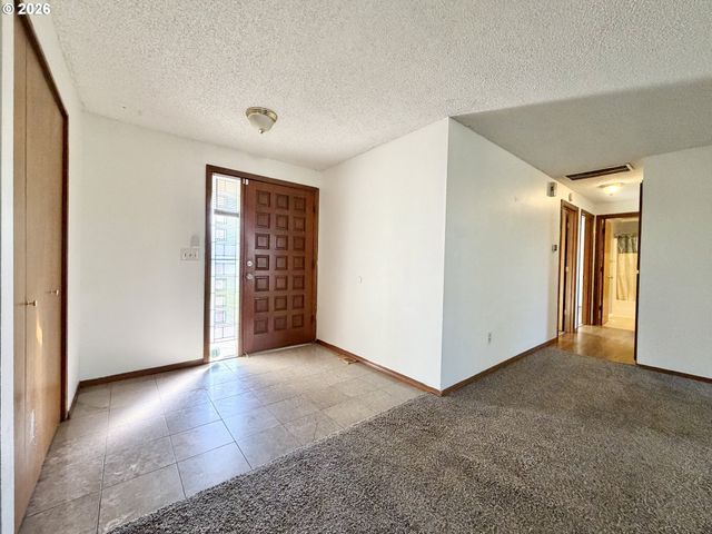 2715 Sw 31ST St, Gresham, OR 97080