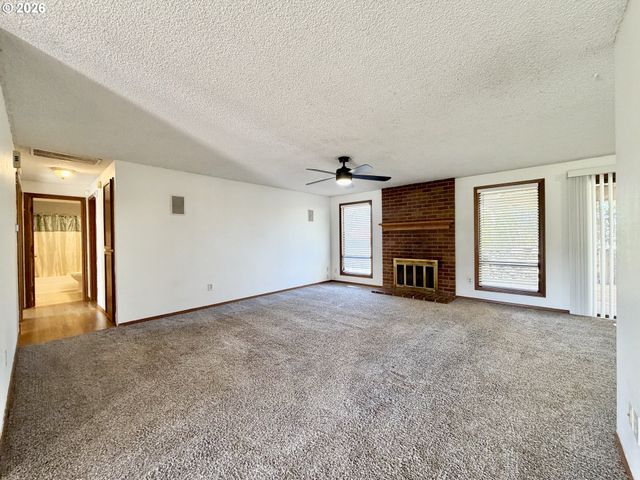 2715 Sw 31ST St, Gresham, OR 97080