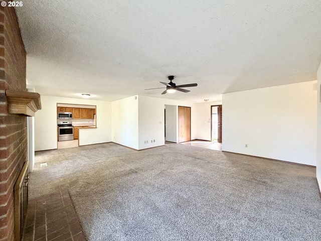 2715 Sw 31ST St, Gresham, OR 97080