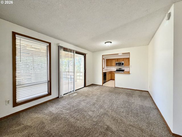 2715 Sw 31ST St, Gresham, OR 97080