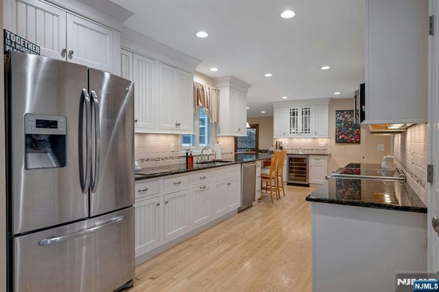 16 Rockledge Road, Montville Township, NJ 07045