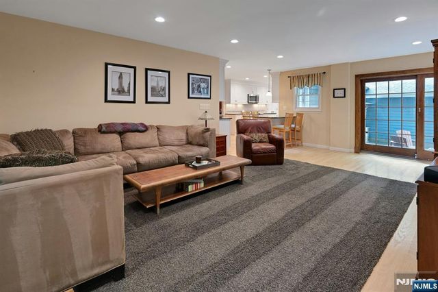 16 Rockledge Road, Montville Township, NJ 07045
