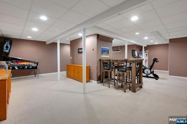 16 Rockledge Road, Montville Township, NJ 07045