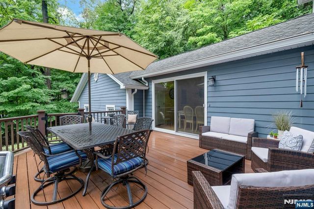 16 Rockledge Road, Montville Township, NJ 07045