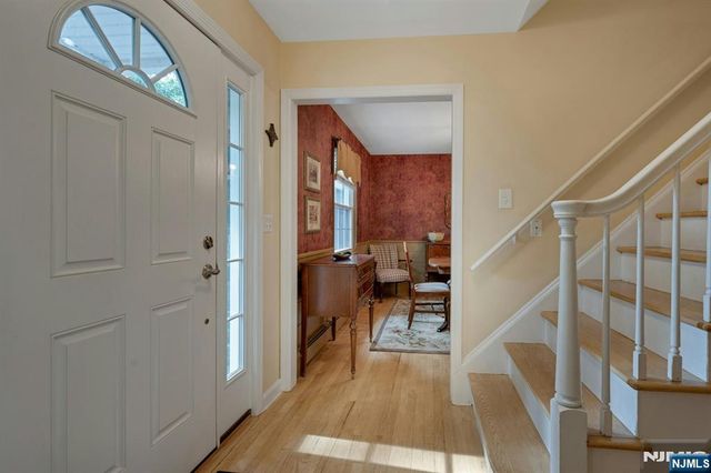 16 Rockledge Road, Montville Township, NJ 07045