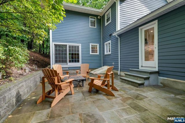16 Rockledge Road, Montville Township, NJ 07045