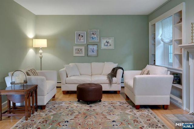 16 Rockledge Road, Montville Township, NJ 07045