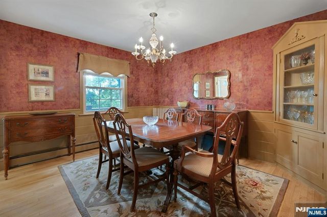 16 Rockledge Road, Montville Township, NJ 07045