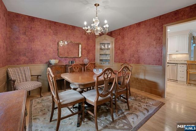 16 Rockledge Road, Montville Township, NJ 07045
