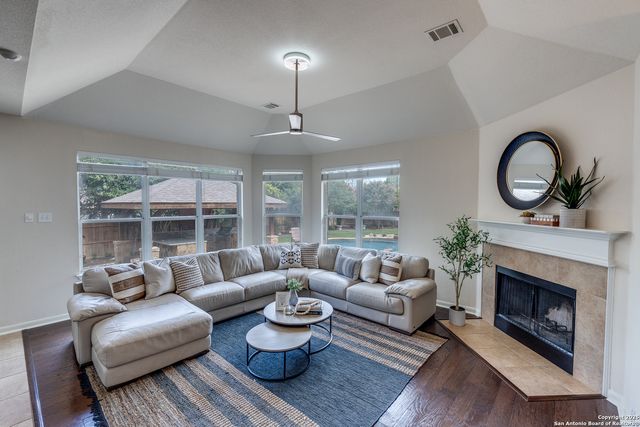 926 STEUBING OAKS, San Antonio, TX 78258