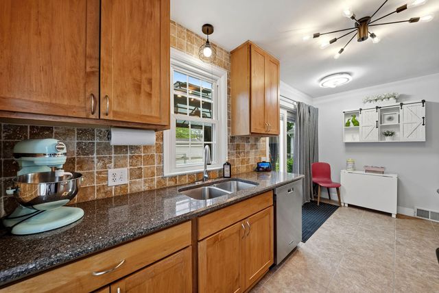 6736 Vincent Avenue S, Richfield, MN 55423