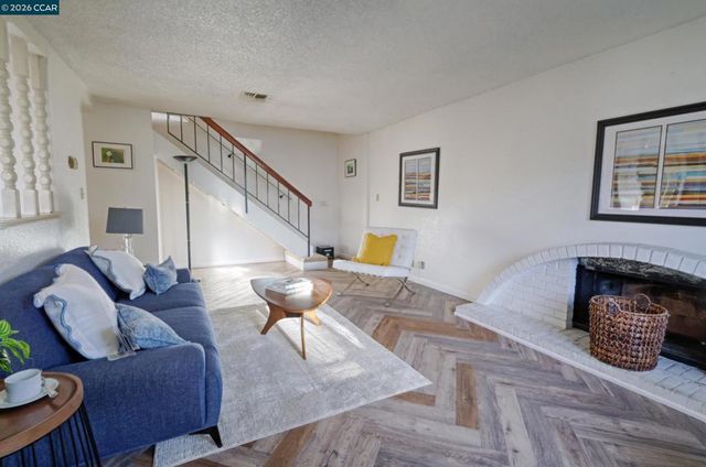 2585 El Portal Dr C, San Pablo, CA 94806