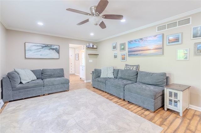 844 Sylvan Ave, N Versailles, PA 15137